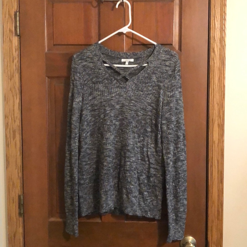 Long sleeve blouse.